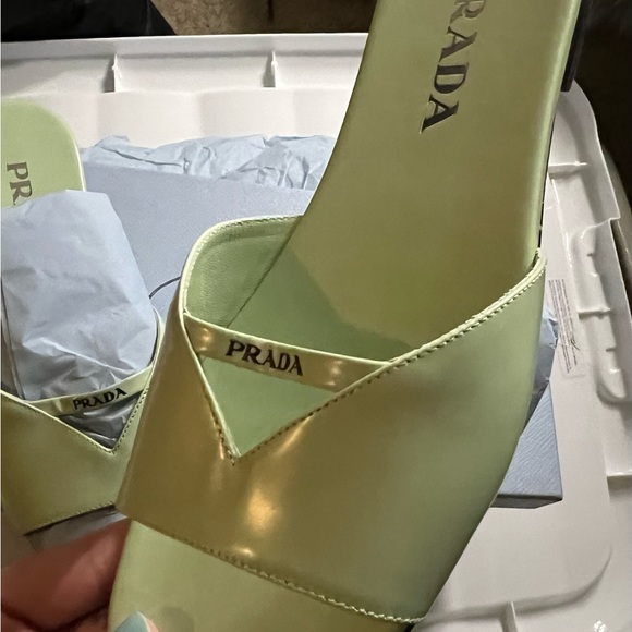 Cute Prada sandals - Picture 4 of 6